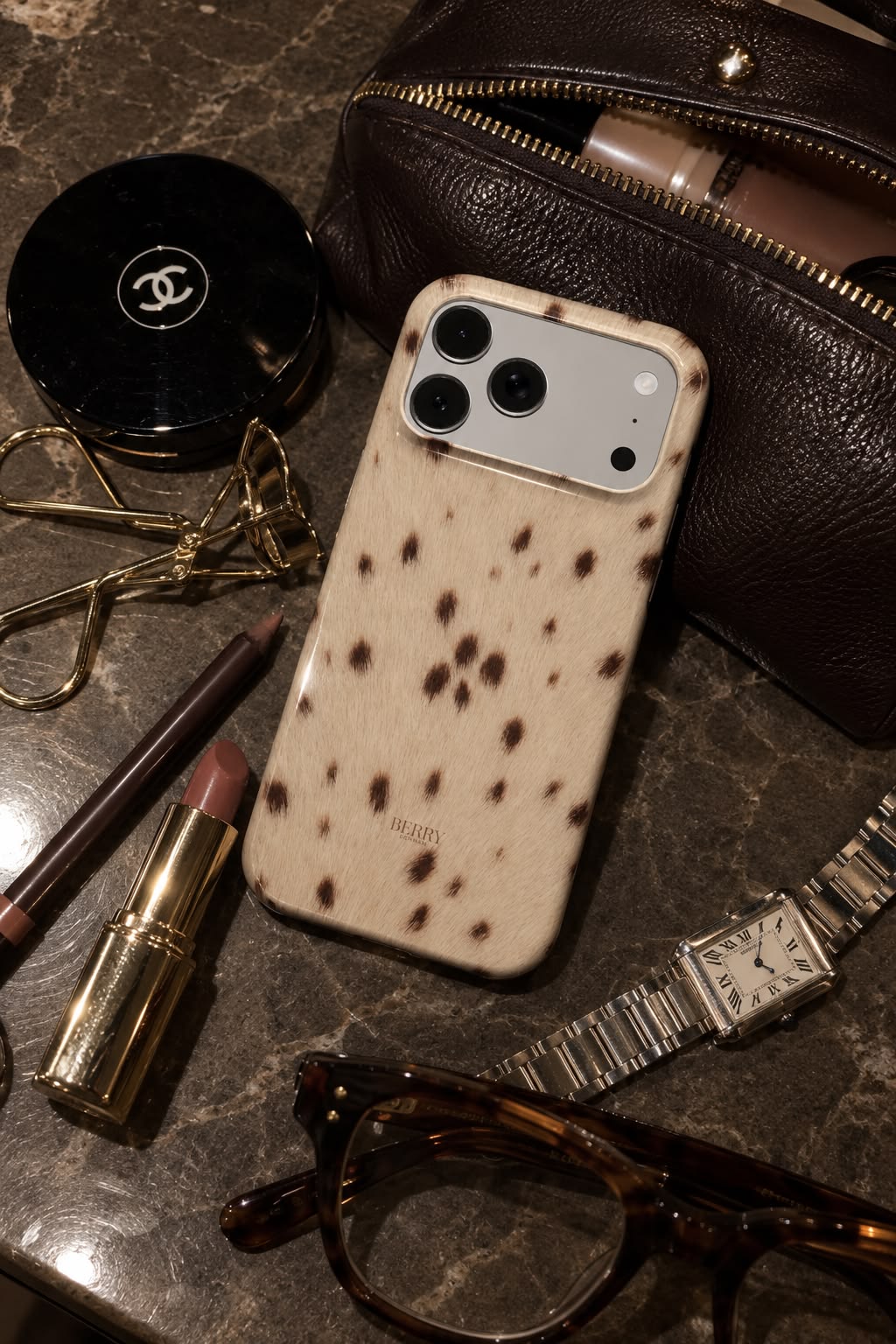 iPhone-skal med stilren design färg: brun – Soft Spot