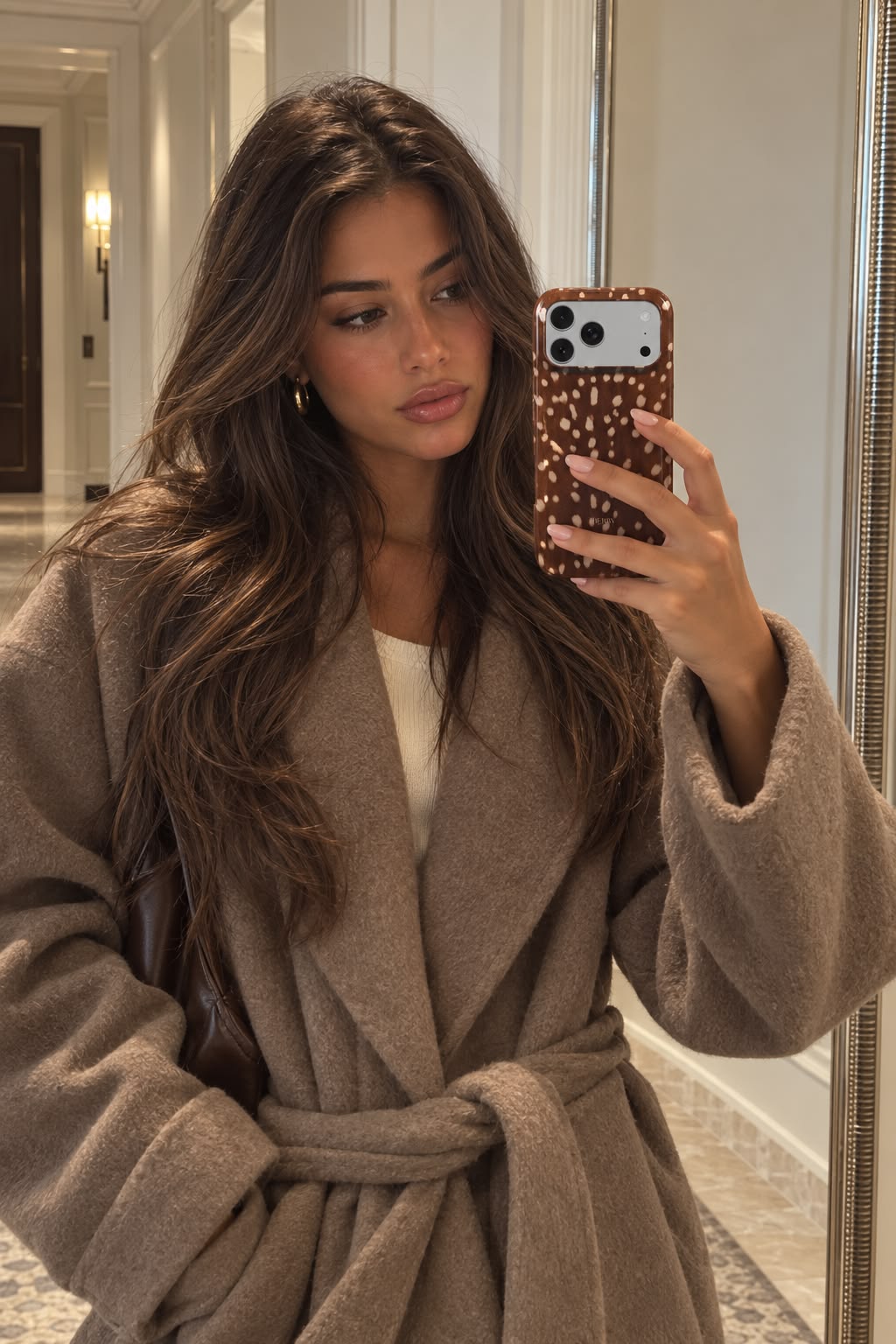 iPhone-deksel med stilrent design farge: brun – Bambi