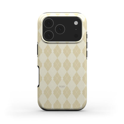 Beige and flerfarvet diamond pattern phone case with a trendy feminine design, perfect for a stylish and popular winter look.