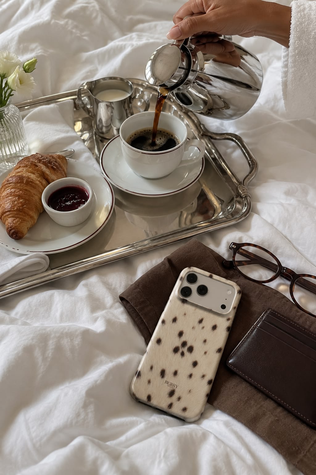 iPhone-skal med stilren design färg: brun – Soft Spot