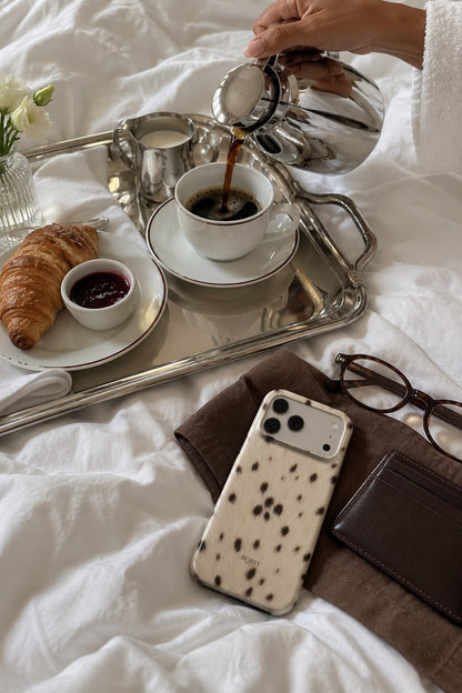iPhone-skal med stilren design färg: brun – Soft Spot