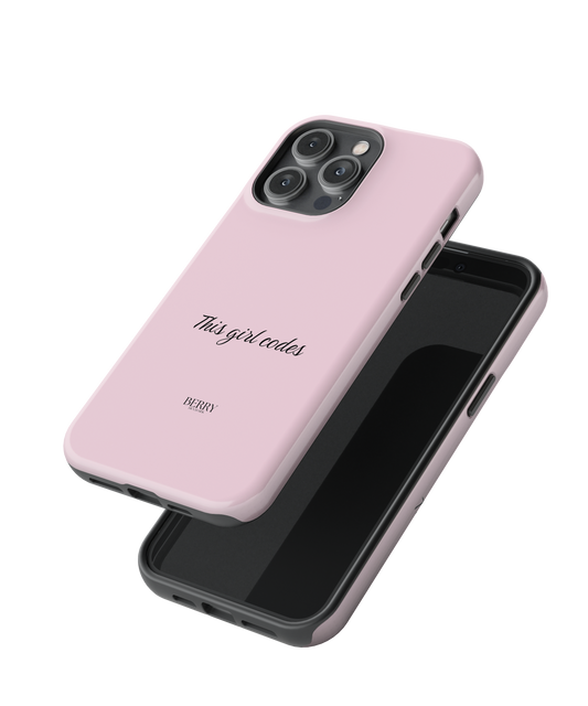 Pink iphone case med tekst this girl codes