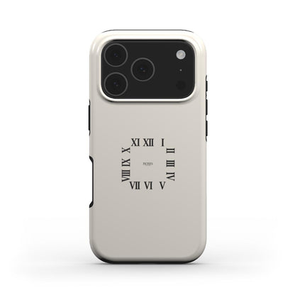 Trendy feminine phone case in flerfarvet, white, and beige with a minimalist roman numeral clock design, perfect for a stylish and popular look.