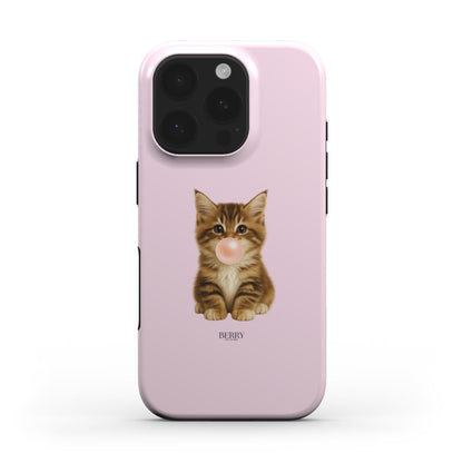 Trendy pink phone case featuring a cute beige and brown kitten blowing a bubble, perfect for a girly and feminine aesthetic.
